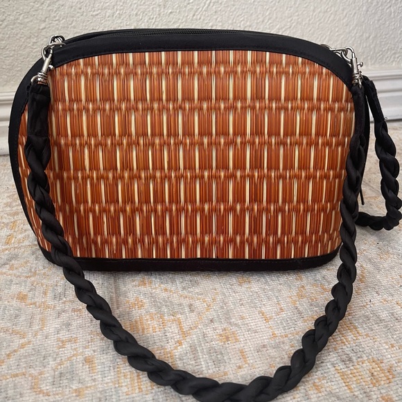 Baskets of Cambodia, vintage zip up “bucket” purse - Picture 2 of 8